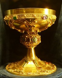 Calice en or du XIIe siècle